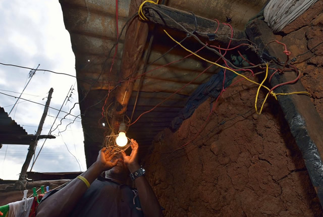 cameroun :-la-banque-mondiale-met-pres-de-200-milliards-de-f-pour-ameliorer-la-qualite-de-l’electricite